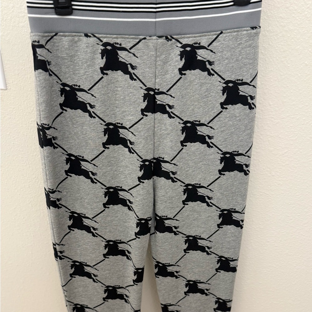 The Limited Gray and Black Graphic Leggings